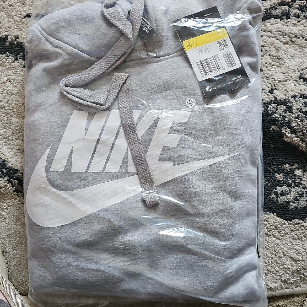 Mens Nike Light Gray Hoodie with White Swoosh Logo Small New